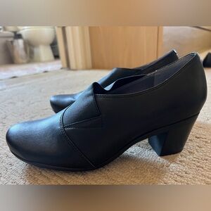 Abeo Elegant Black Leather Closed Toe Heeled Shoes Biosystem padding